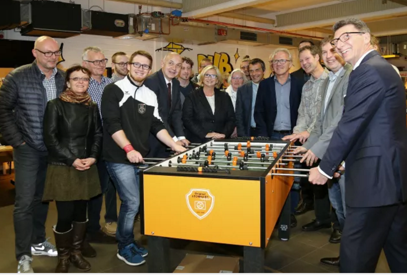 In Spendierlaune 12 000 Euro Und 10 Kickertische Bocquell News De